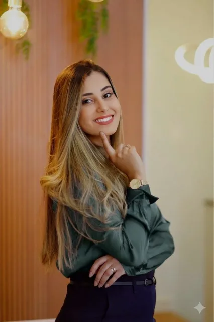 Dra. Thaiza Cristina — especialista em implantes na Humanized